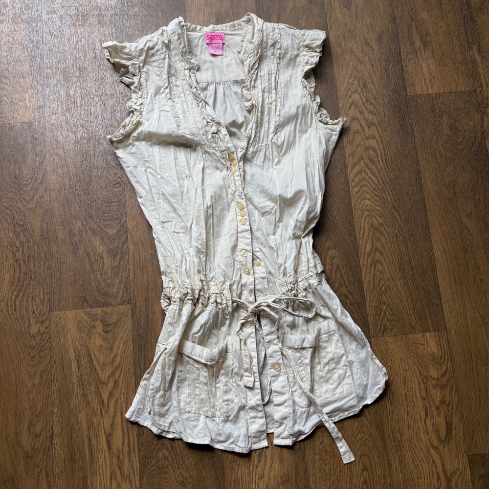Vintage Y2K Boho Cottage Core Shes Cool Womens Ruffle Cinch Button Tan Blouse